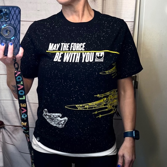 🔥2/$10 NWT🤩 |•DISNEY•| Star Wars GLOW IN THE DARK T-Shirt Size XXL (18) Youth - Picture 2 of 13